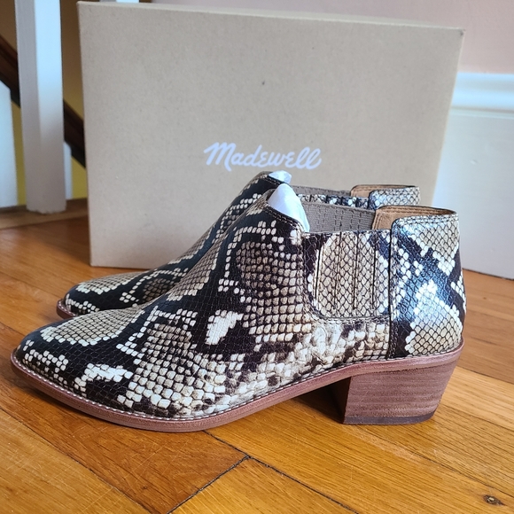 Madewell Sonia Low Leather Chelsea Boot - Picture 3 of 13